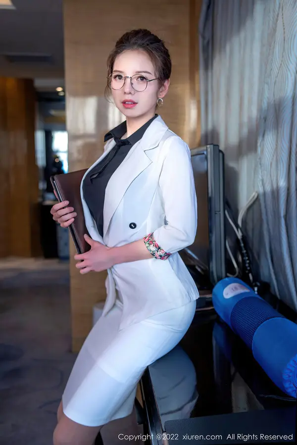 Vol. 04917 大美媚京(64P)