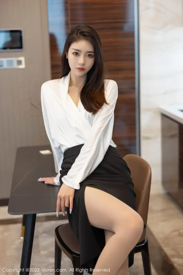 Vol. 04869 可乐Vicky(71P)