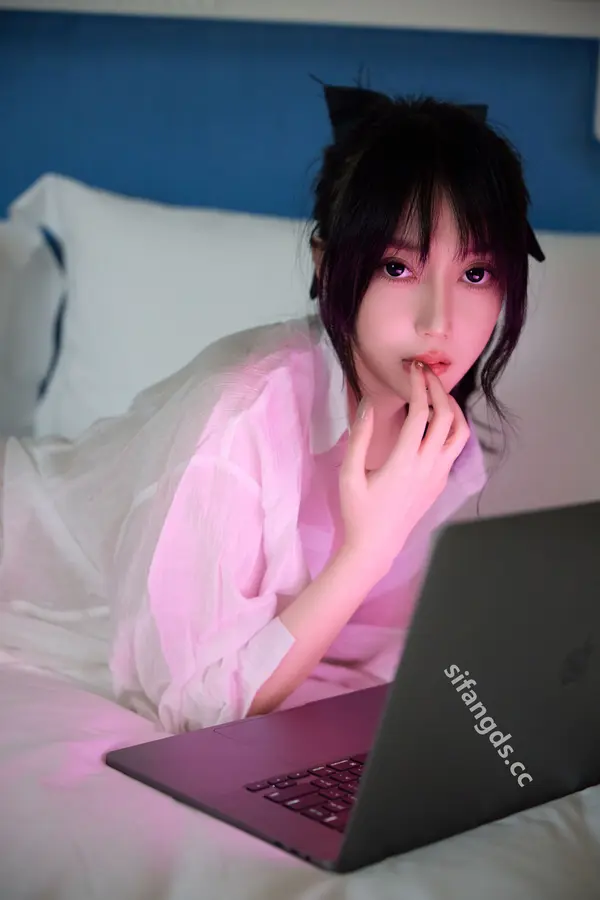 Vol. 9274 玥儿玥er《私购流出》(89P + 5V)