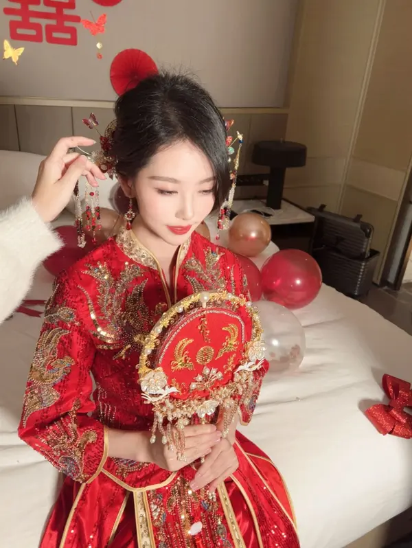 Vol. 8376 利世《私购流出》(54P + 2V)