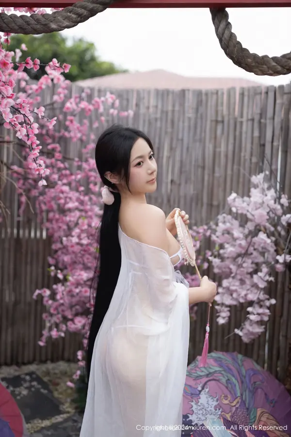 Vol. 08927 鱼子酱Fish(81P)