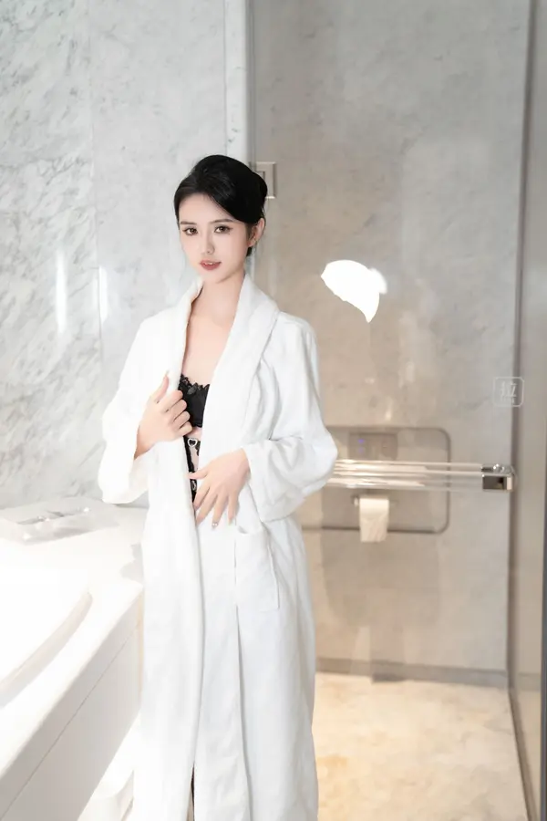 Vol. 7808 浅浅Danny《私购流出》(95P)