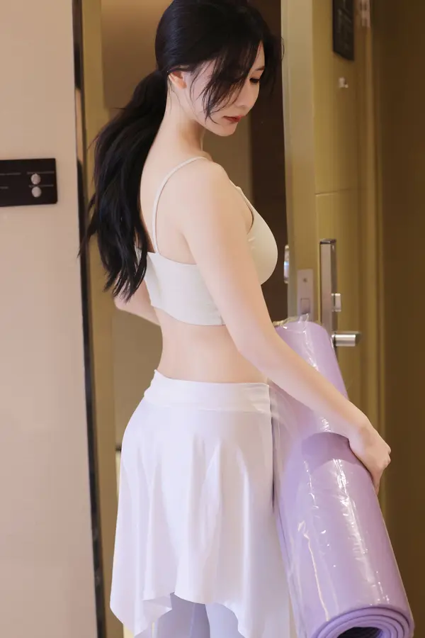 尹甜甜《瑜伽老师》(81P)