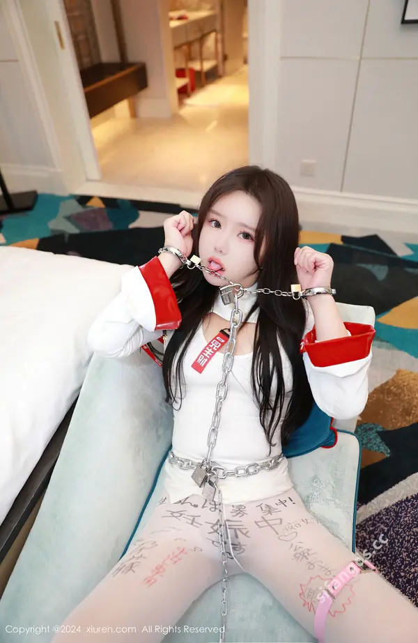 Vol. 8258 小薯条nienie《私购流出》(91P + 3V)