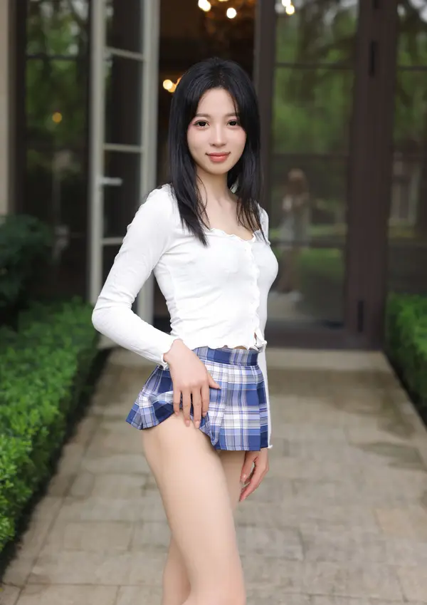Vol. 06942 糖豆sisi《私购流出》(65P + 4V)