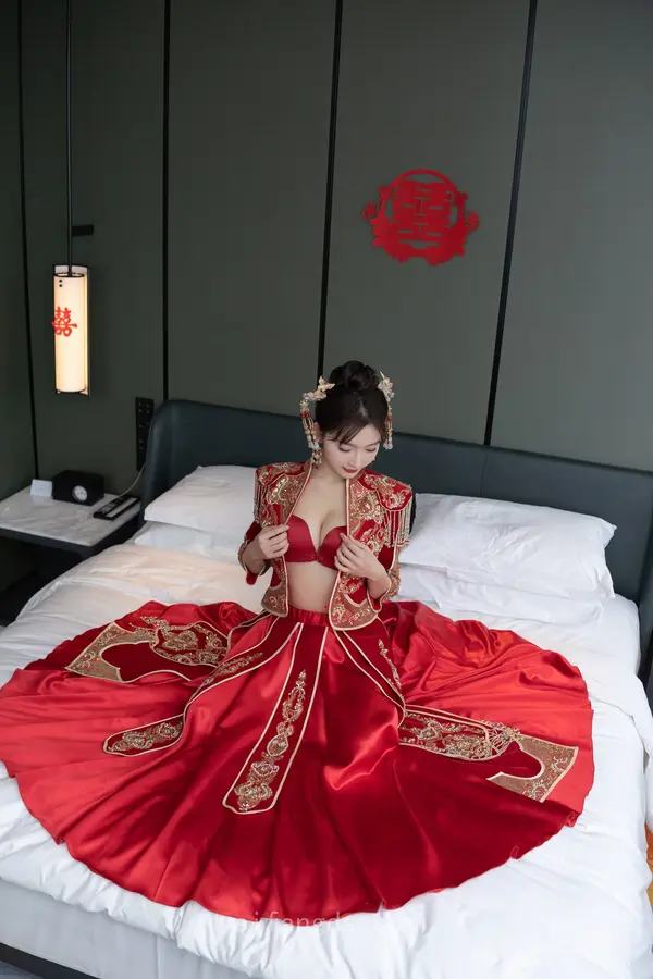 Vol. 9770 陆萱萱《私购流出》(92P + 2V)